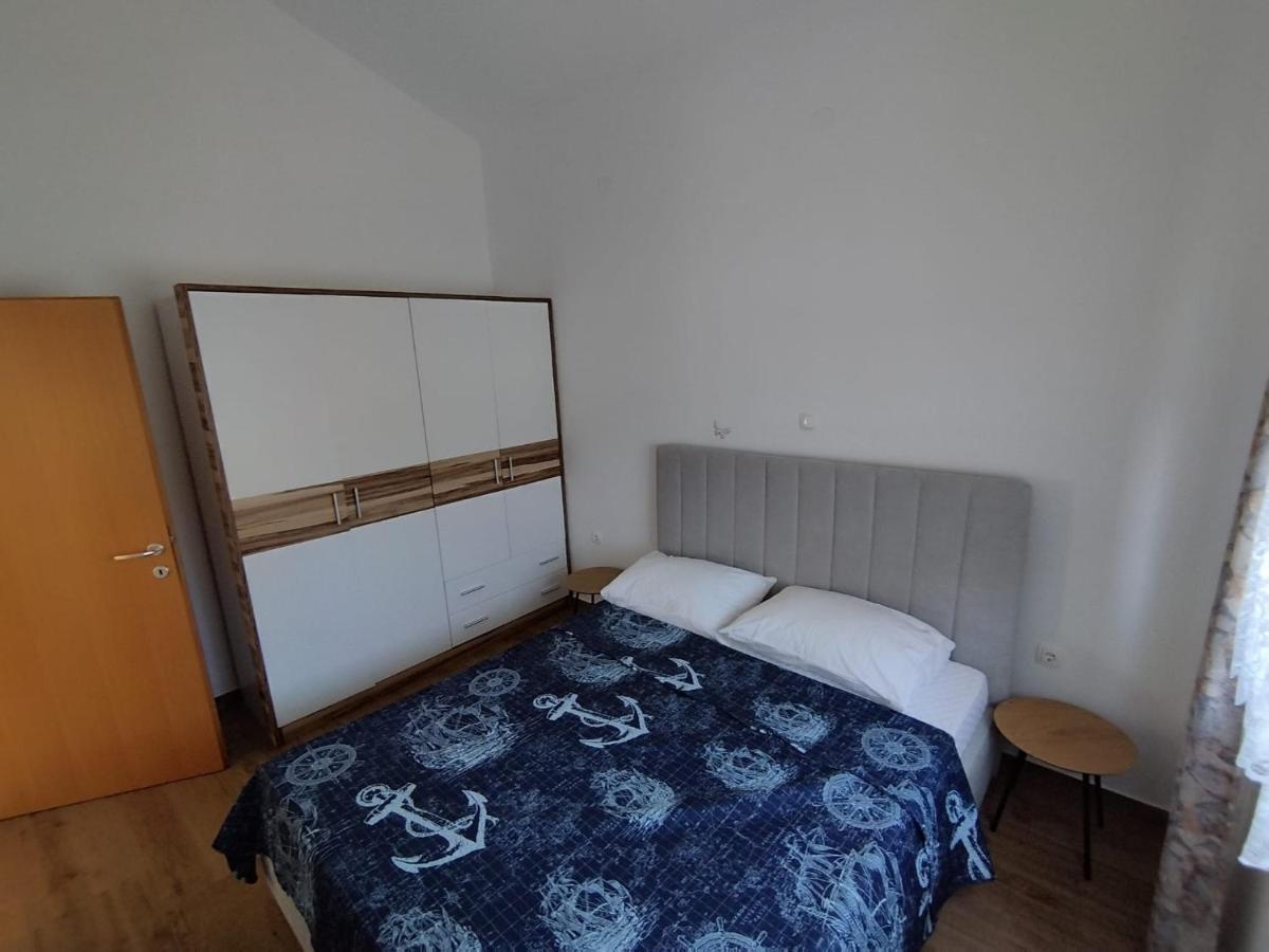 Apartmani Bakran 로파르 외부 사진